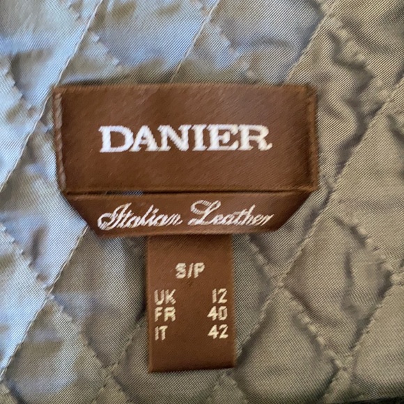 Danier iItalian leather jacket - Picture 5 of 9